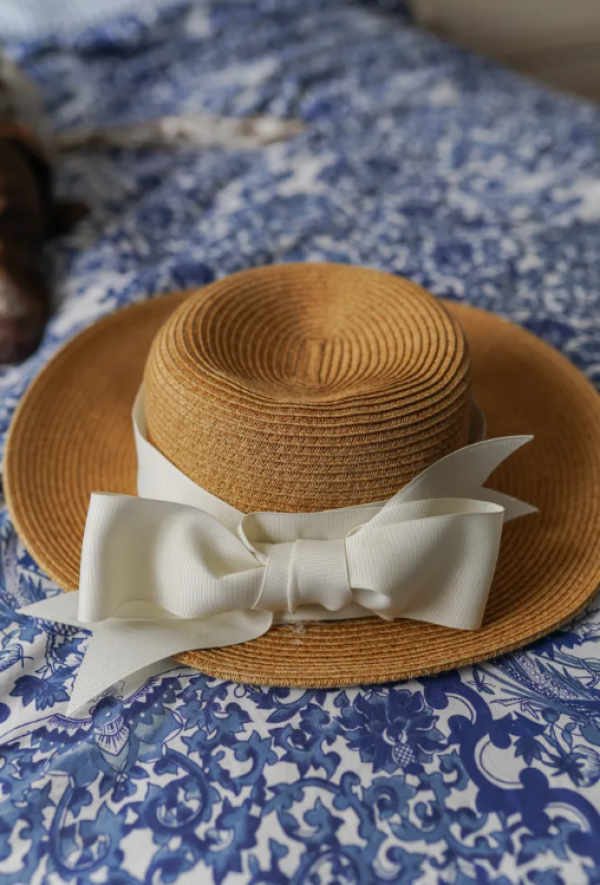 Topi Panama dengan Pita yang Dibuat Sendiri